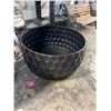 Image 1 : Large planter