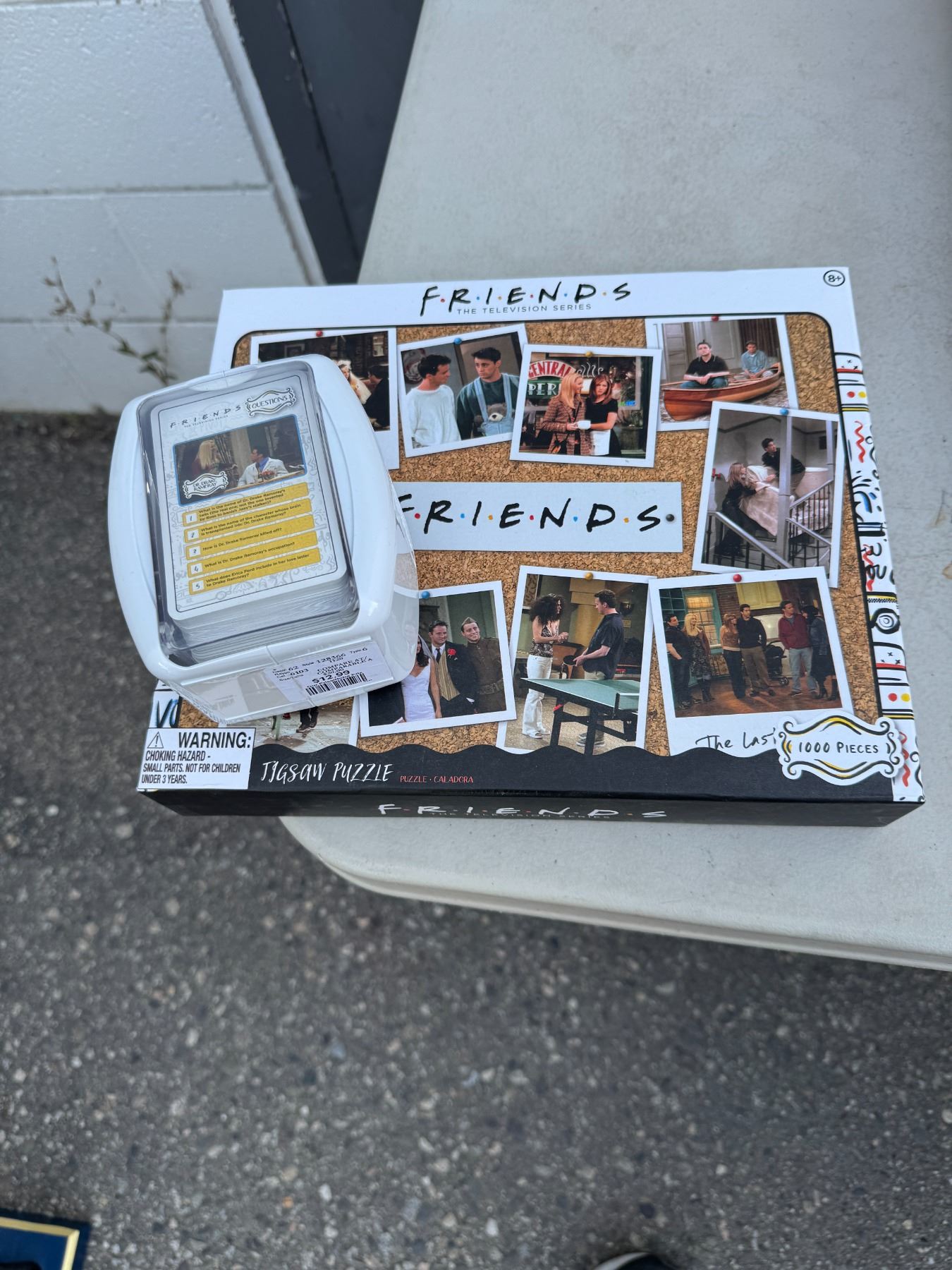 Friends puzzle and cards