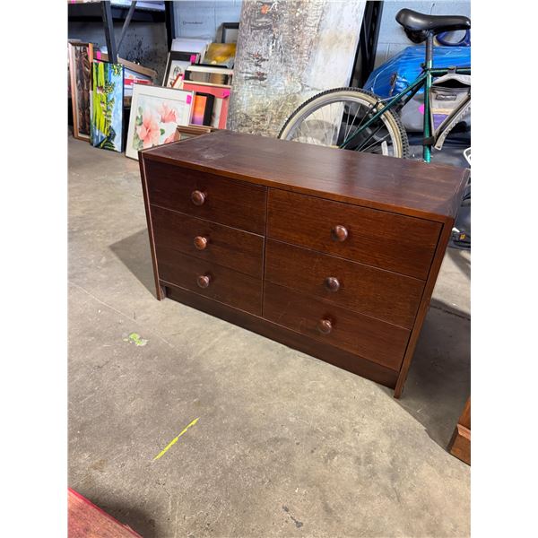 Drawered cabinet