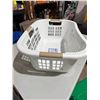 Image 1 : Laundry basket