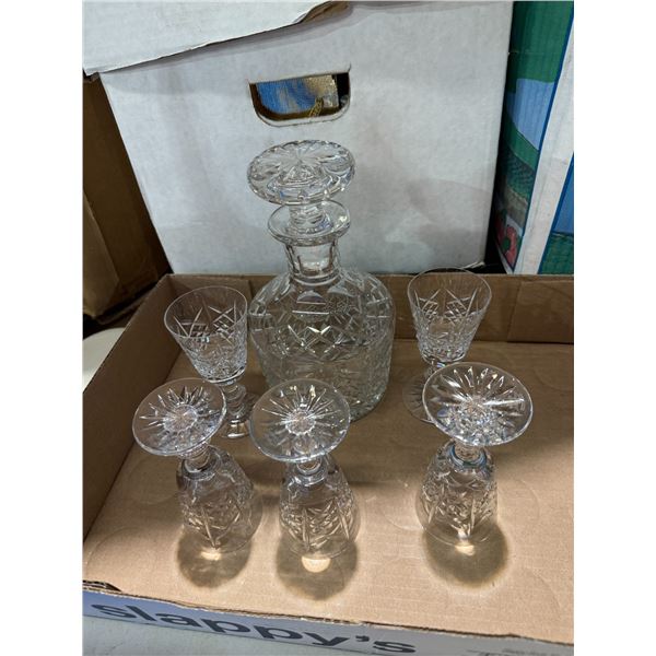 Edinburgh, Hyland Crystal decanter w/cordial glasses set