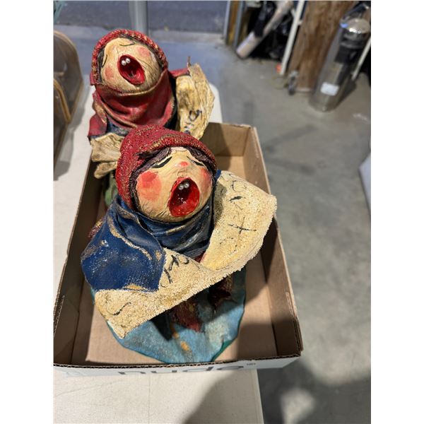 Folk art papier-mâché Christmas carolers
