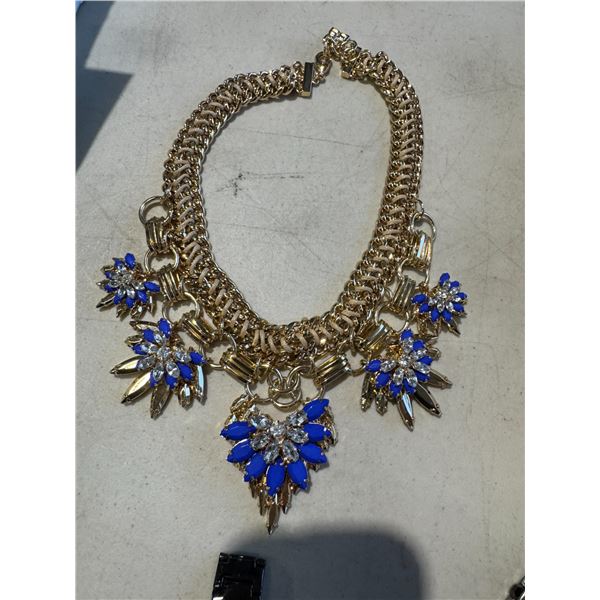 BCBG runway necklace