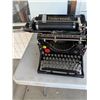 Image 2 : Underwood  typewriter