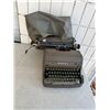 Image 1 : Royal typewriter