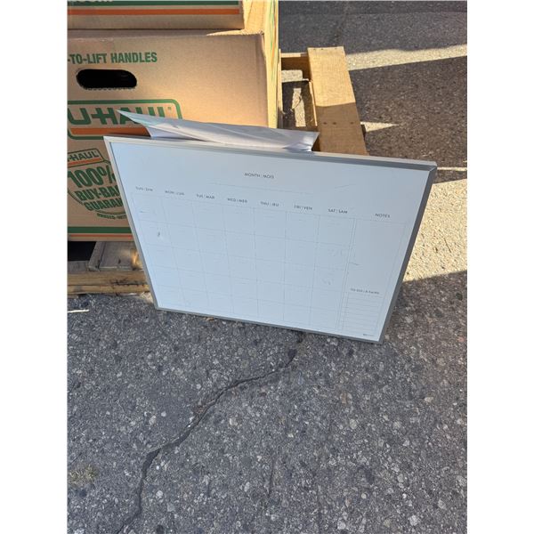 Whiteboard megnetic calendar