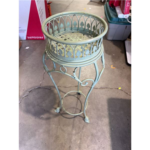 Plant stand