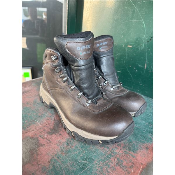 High Tech boots size 8.5