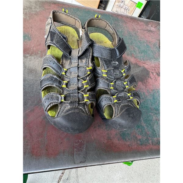 Sandal size 5
