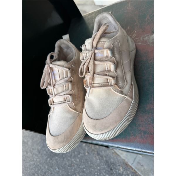 SOREL shoes size 8