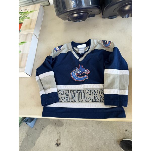 Child size Canucks jersey 3X