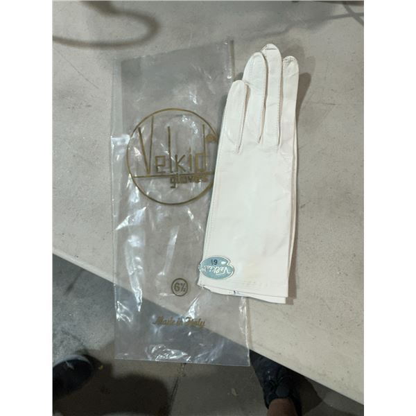 Vintage VELKID gloves size 6 1/2 maiden in Italy
