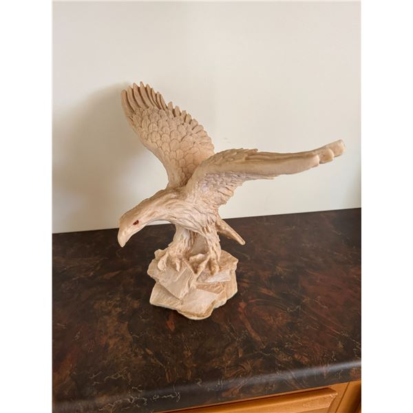 Eagle statue sculpture