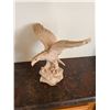 Image 1 : Eagle statue sculpture