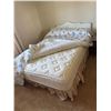 Image 1 : Queen Headboard mattress, boxspring, bedding