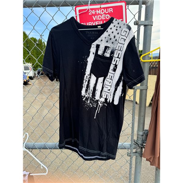 Medium guest T-shirt