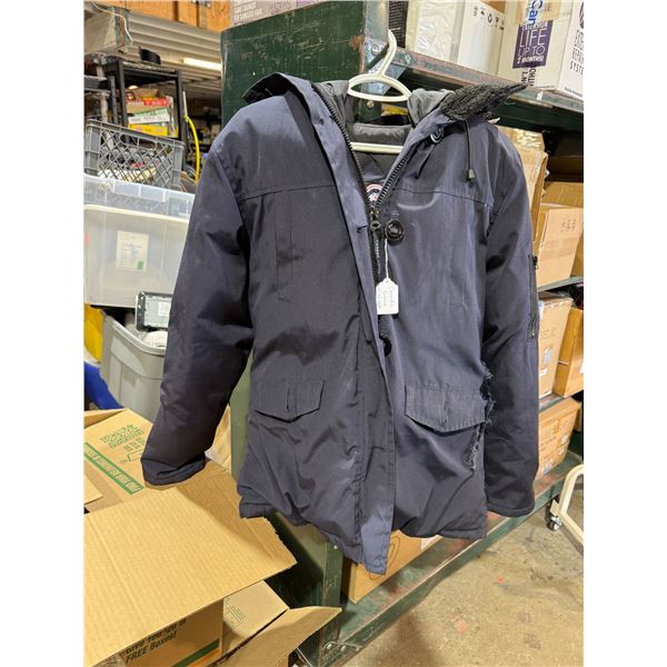 Canada goose Arctic program downfield jacket size M/P has ripped pocket not authenticated