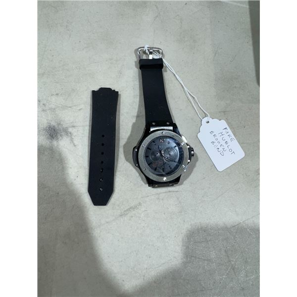 Fake Hublot wristwatch broken band works