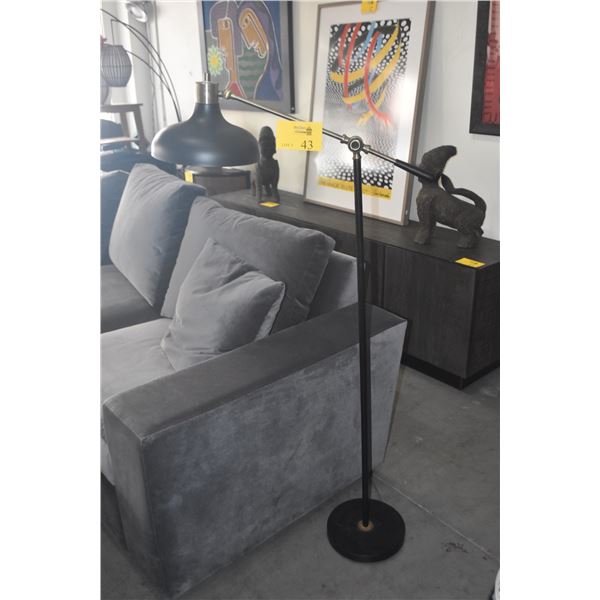ADJUSTABLE FLOOR LAMP