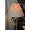 Image 2 : METAL FLOOR LAMP W/PALM LEAF DESIGN