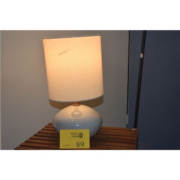 PAIR TABLE LAMPS W/SHADES (PAIR)
