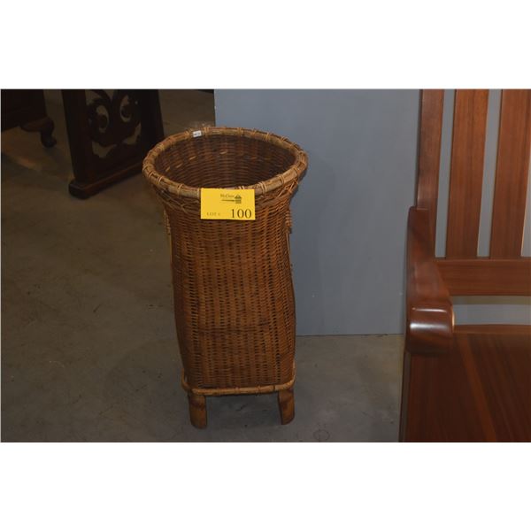 BAMBOO CONTAINER W/4 LEGS (27")