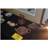 Image 2 : CLAY TEAPOTS (ZISHA) & CERAMIC LOTUS BRUSH REST (4 PCS)