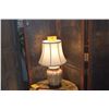 Image 1 : TABLE LAMP W/SHADE
