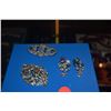 Image 2 : VINTAGE BROOCH, PENDANT & EARRINGS (3 PCS)
