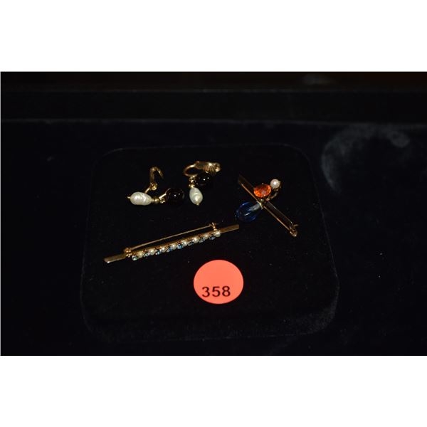 MIX LOT: 10K BROOCHES & PAIR OF EARRINGS (NOT MARKED)