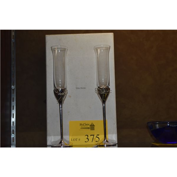 PAIR VERA WANG LOVE KNOTS TOASTING FLUTES W/BOX (PAIR)