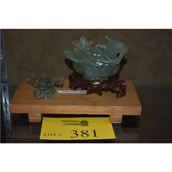 CHINESE SERPENTINE JADE CARVINGS: MANDARIN DUCK W/STAND & GOLD FISH (2 PCS)