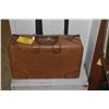 Image 1 : VINTAGE LETHER SUITCASE