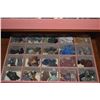 Image 3 : 2 TRAYS OF NATURAL MINERAL SPECIMENS (2 TRAYS INCLUDED)