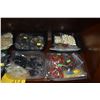 Image 2 : LARGE LOT OF PACKAGED SEMI-PRECIOUS STONE BEADS