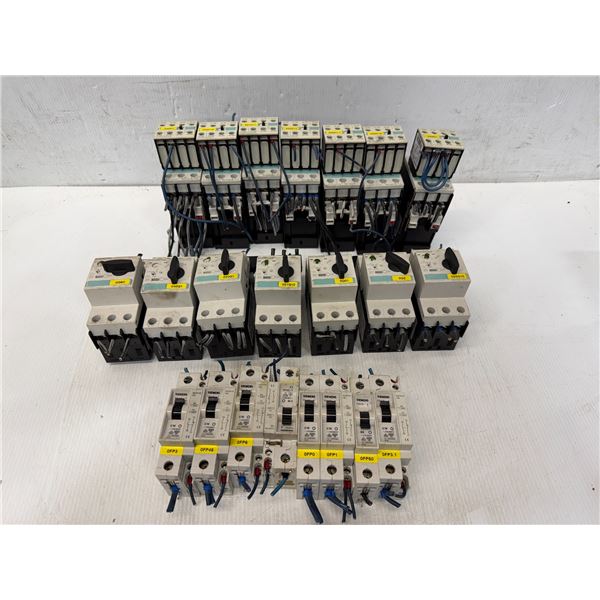 Lot of Siemens Contactors & Circuit Breakers (See Pics)