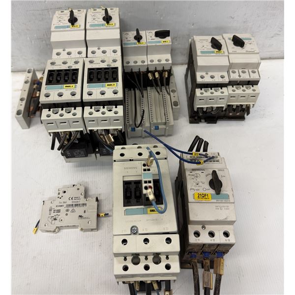 Lot of Siemens Contactors (See Pics)
