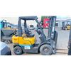 Image 2 : 2013 TCM 25 FORKLIFT YELLOW VIN G487037