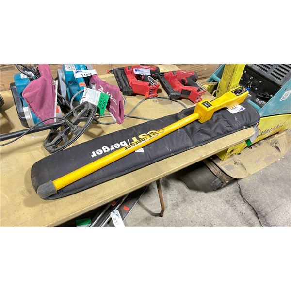 CST/BERGER MT101 MAGNA-TRAK LOCATOR WITH SOFT TRANSPORT CASE