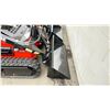Image 4 : MMS MS380R RED GAS POWERED 23HP 661.39LBS MAX CAPACITY RUBBER TRACK RIDE ON MINI SKID STEER