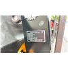 Image 2 : GIYI BALCK GY-HWG72 INDUSTRIAL 72" HYDRAULIC SKID STEER HOLLOW WOOD GRABBER ATTACHMENT, GIYI BLACK