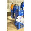 Image 2 : 3 BOTTLE JACKS, 2 - 20 & 1 - 12 TON CAPACITY