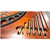 Image 3 : BROWN & SHARPE OUTSIDE MICROMETER SET WITH WOODEN CASE (MISSING 1 GAUGE)