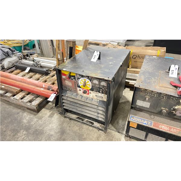 LINCOLN ELECTRIC IDEALARC DC-400 ELECTRIC INDUSTRIAL WELDING POWER SOURCE *NO STINGER, GROUND OR