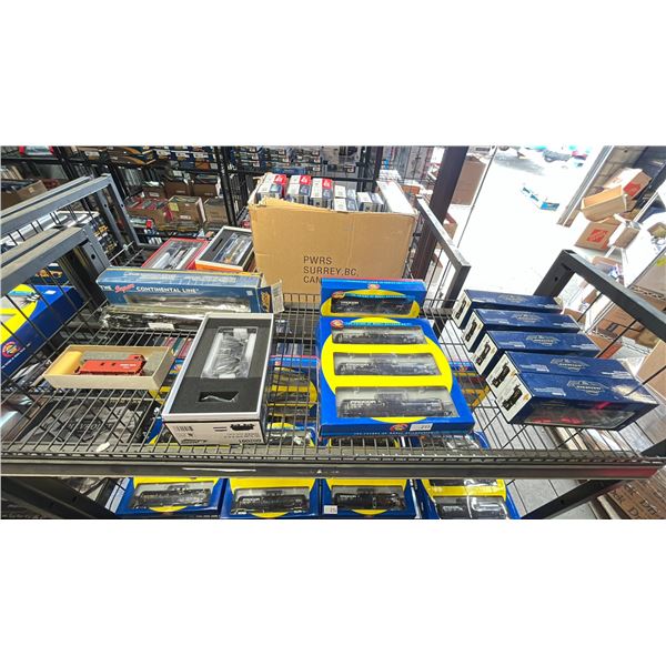 SHELF OF ASSORTED HO SCALE MODEL TRAINS - RAPIDO TRAINS INC, GENESIS BY ATHEARN, ATHEARN IN