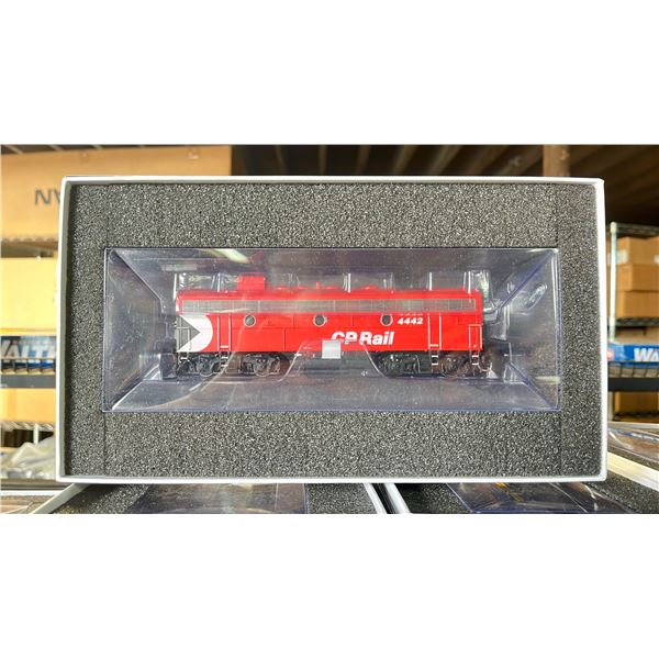 RAPIDO TRAINS INC CANADIAN PACIFIC ACTION RED 8" STRIPES HO SCALE MODEL TRAIN *DC/DCC/SOUND*