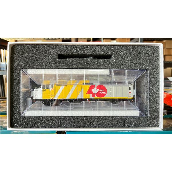 RAPIDO TRAINS INC VIA RAIL 40 SCHEME HO SCALE MODEL TRAIN *DCC/SOUND*