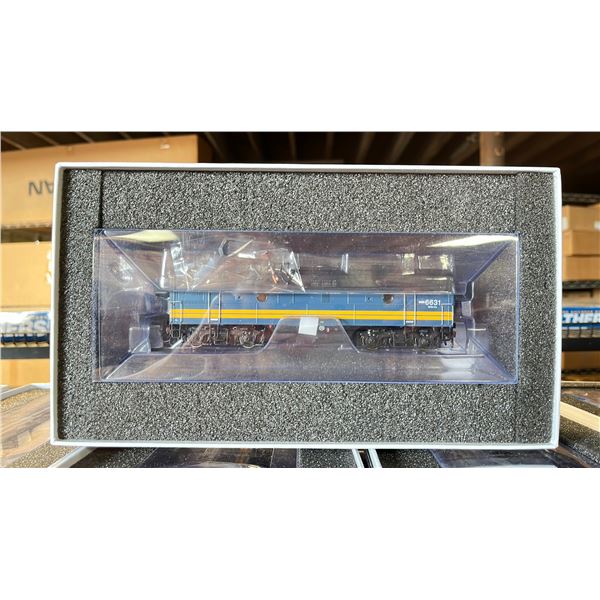 RAPIDO TRAINS INC VIA RAIL CANADA HO SCALE MODEL TRAIN *DC/DCC/SOUND*