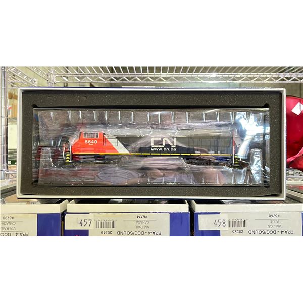 GENESIS BY ATHEARN CANADIAN NATIONAL HO SCALE MODEL TRAIN