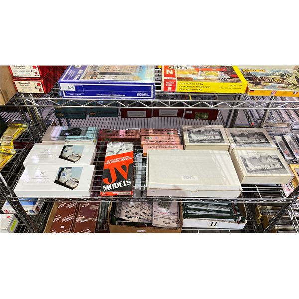 SHELF OF HO SCALE MODEL TRAIN SCENIC STRUCTURES & ACCESSORIES